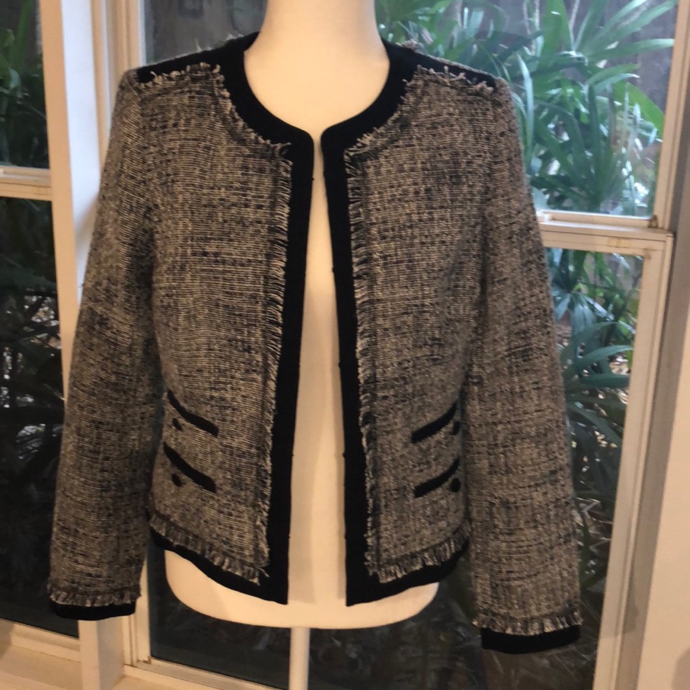 Karl Lagerfeld Paris black/wht tweed jacket. Sz. 6